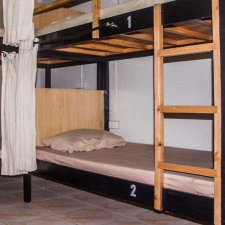 Bunks Hostel (Adults Only) Cebu Esterno foto