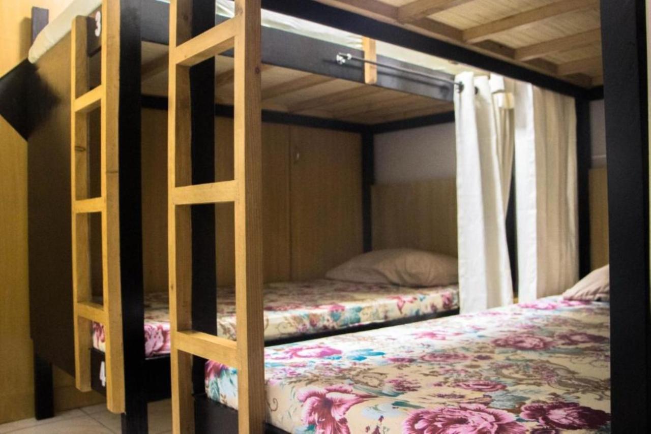 Bunks Hostel (Adults Only) Cebu Esterno foto