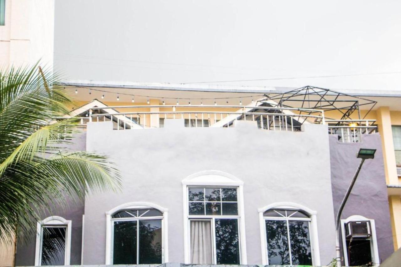 Bunks Hostel (Adults Only) Cebu Esterno foto