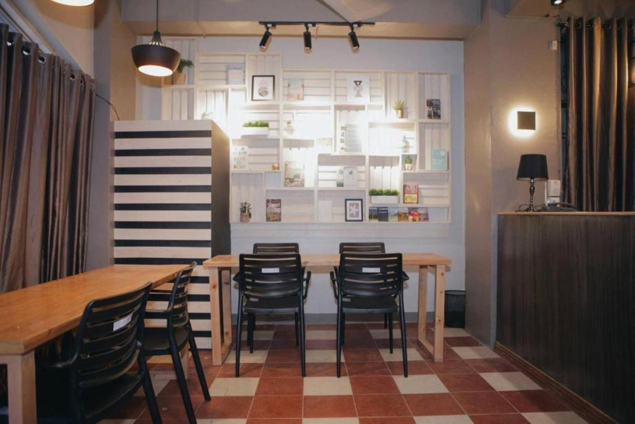 Bunks Hostel (Adults Only) Cebu Esterno foto