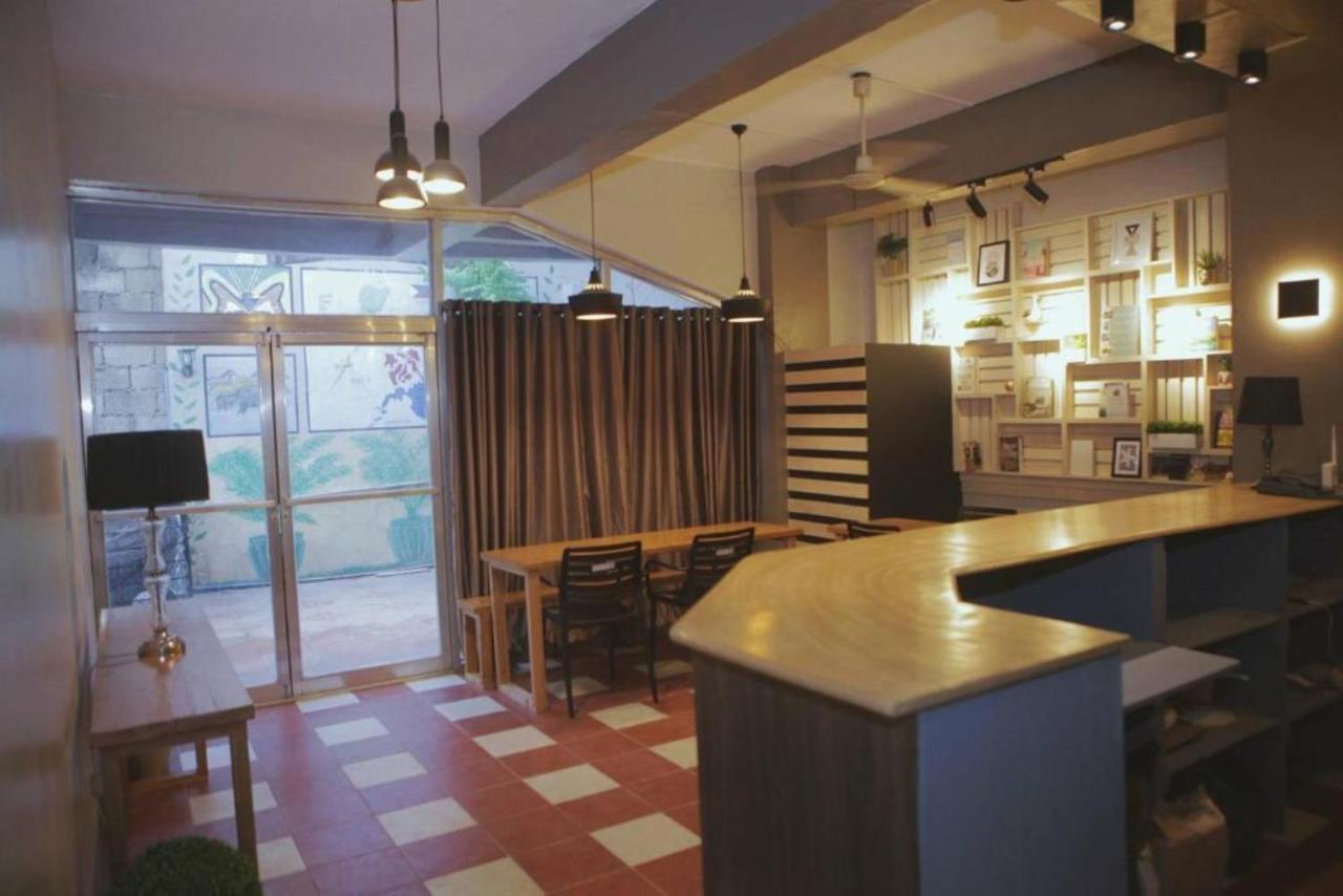 Bunks Hostel (Adults Only) Cebu Esterno foto