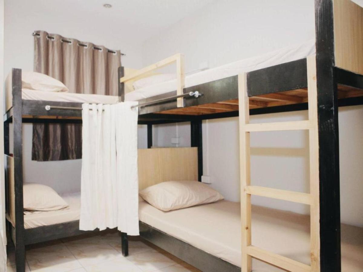 Bunks Hostel (Adults Only) Cebu Esterno foto